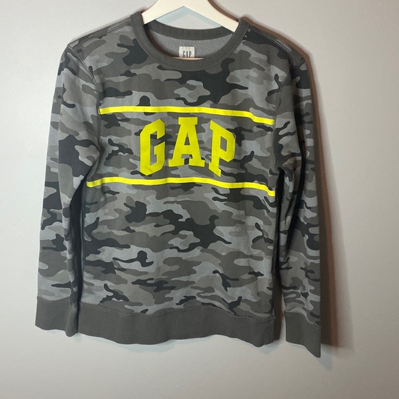 Gently used Boys Gap sweater size XXL fits 14-16 years old - Picture 1 of 4